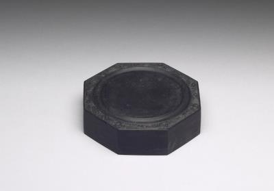 图片[2]-Refined clay octagonal inkstone in Tang style, Qing dynasty (1644-1911)-China Archive